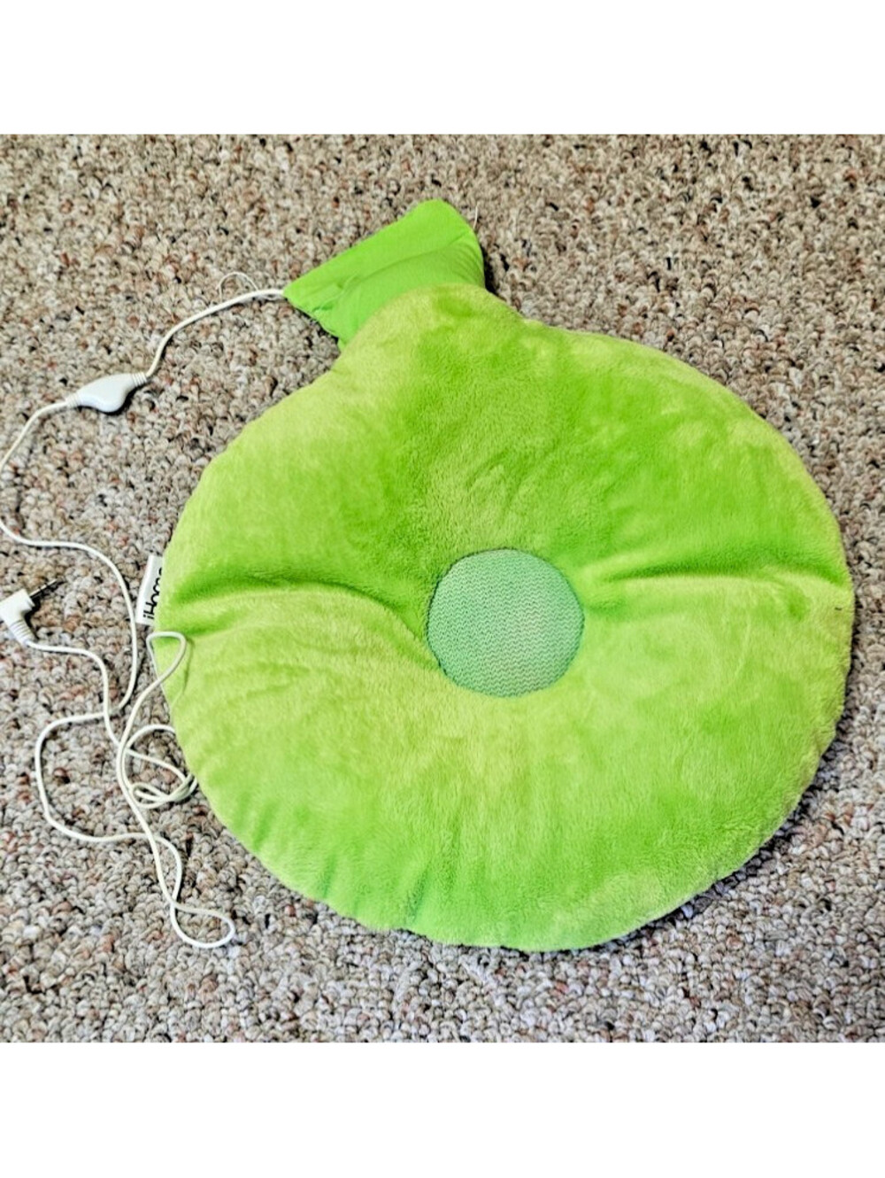 ihome apple shaped plush speaker pillow green-